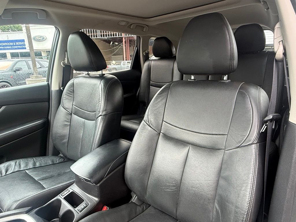 Used 2015 Green Nissan SL image 19