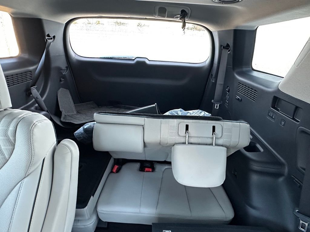2025 Hyundai Palisade Limited - Photo 12