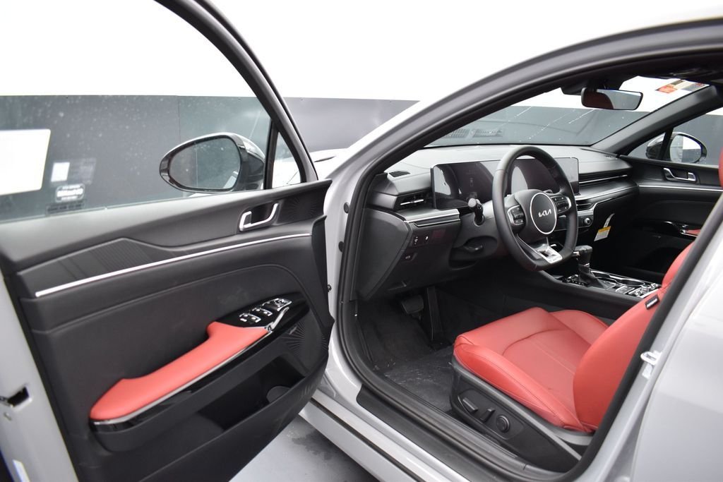 New 2026 Wolf Gray Kia GT-Line FWD image 5