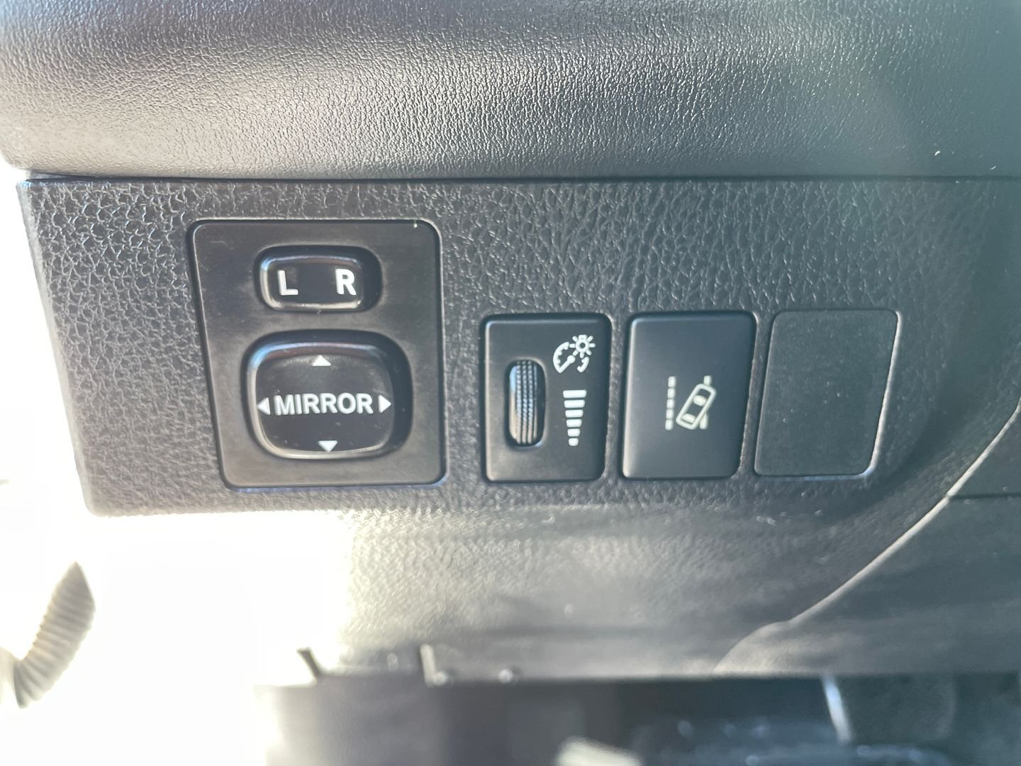 Certified Used 2018 White Toyota XLE image 12