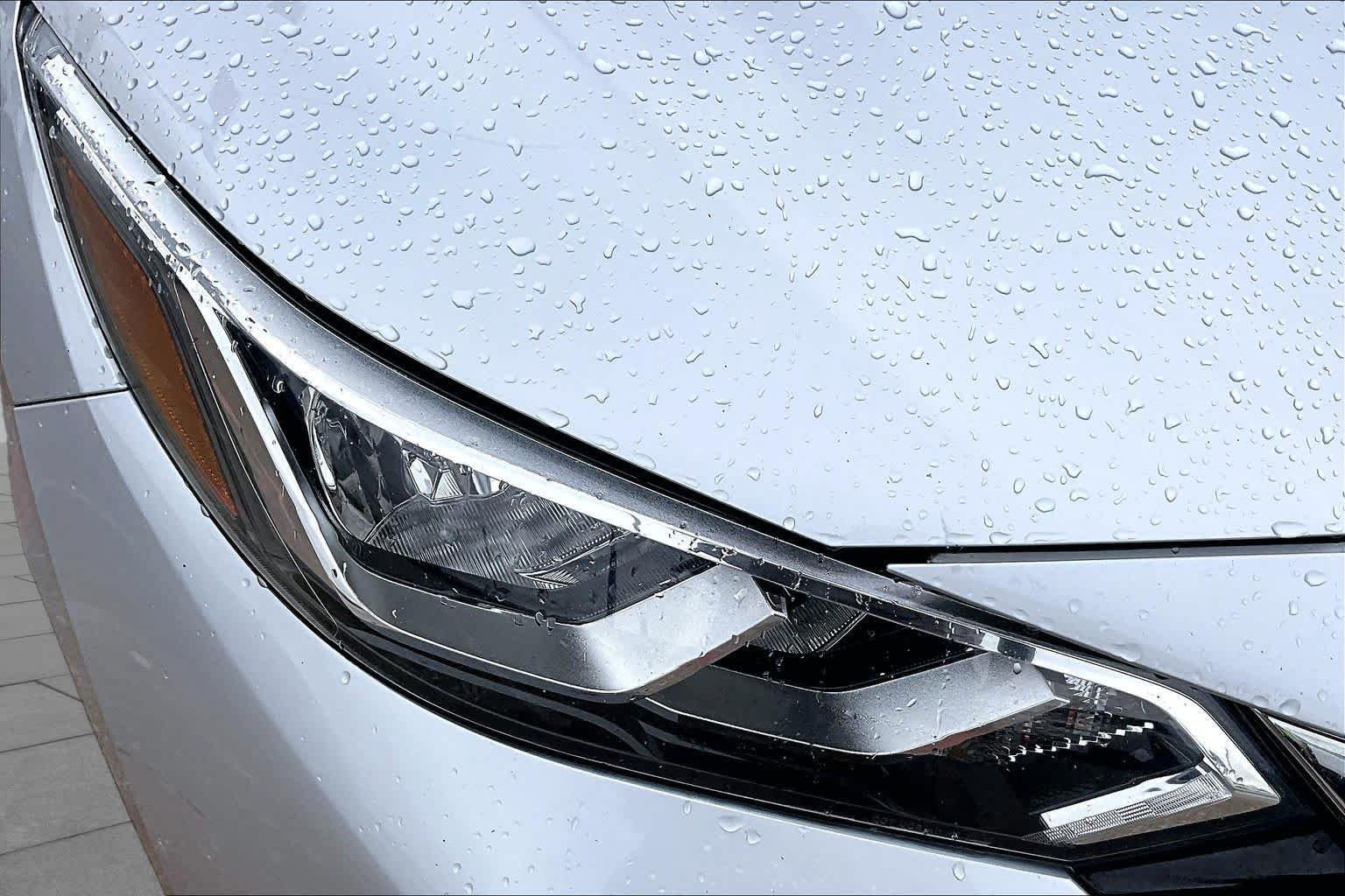Used 2022 Brilliant Silver Metallic Nissan SV image 27