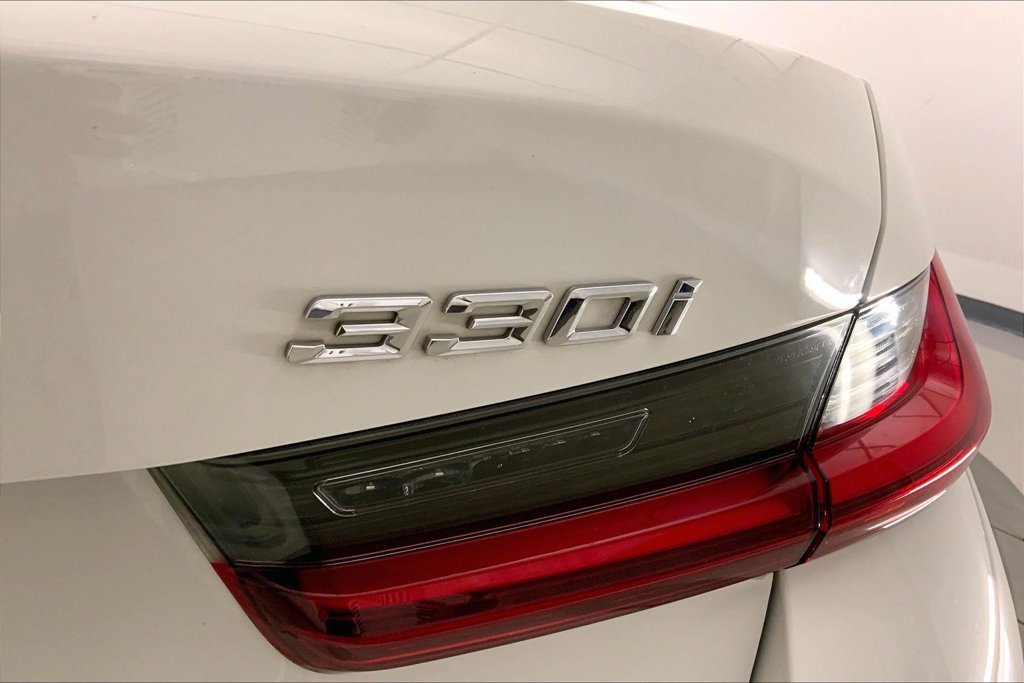 Used 2023 Alpine White BMW 330i xDrive image 7
