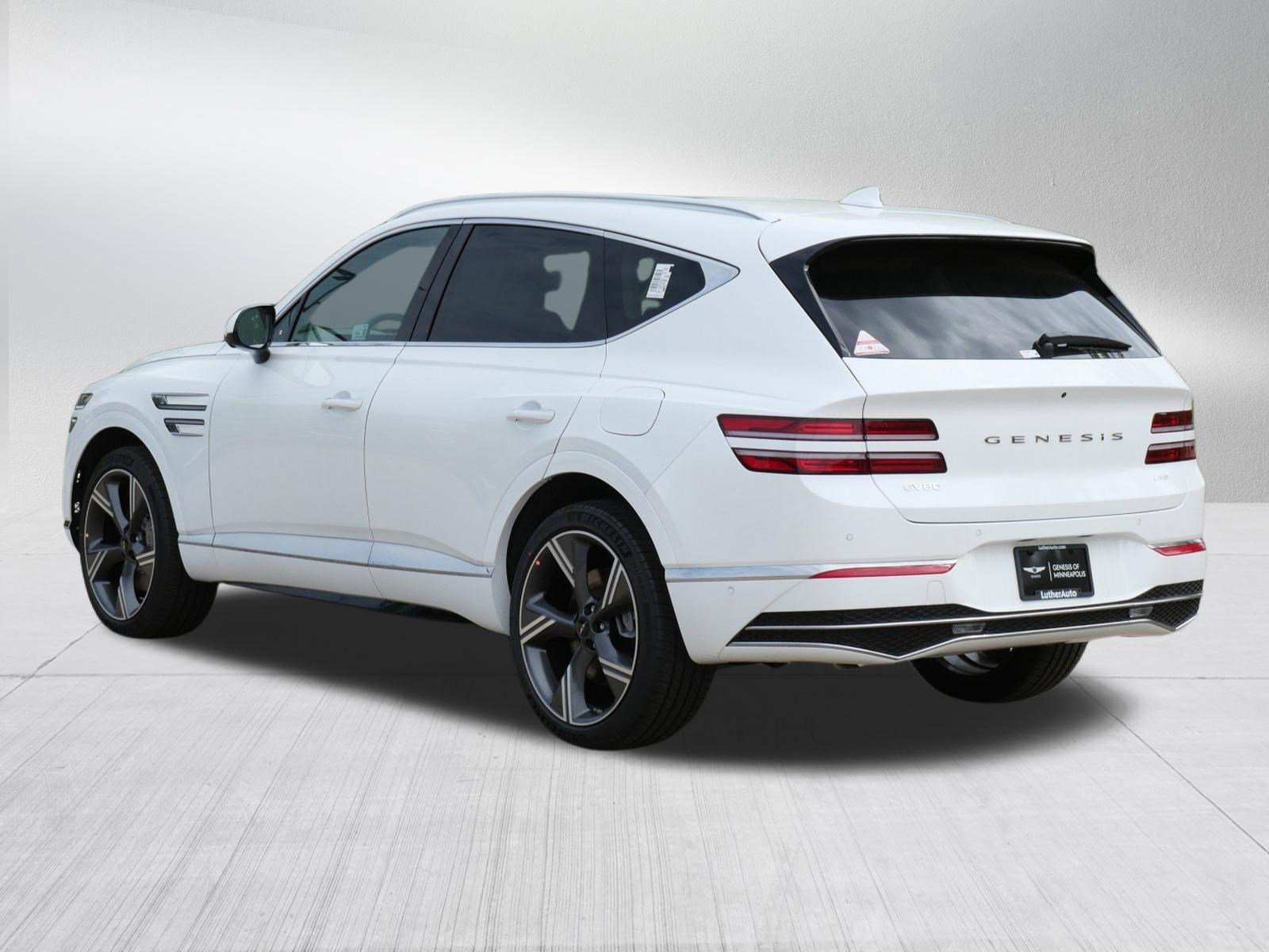 New 2026 Uyuni White Genesis 2.5T Prestige image 2