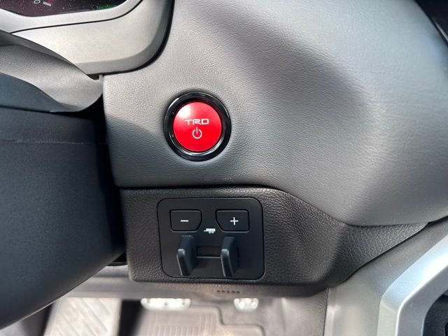 2025 Toyota Sequoia Platinum - Photo 33