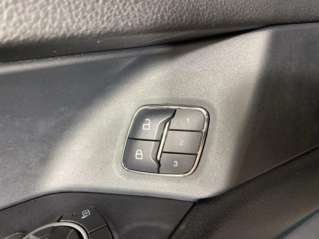 Used 2018 Magnetic Ford Limited image 31