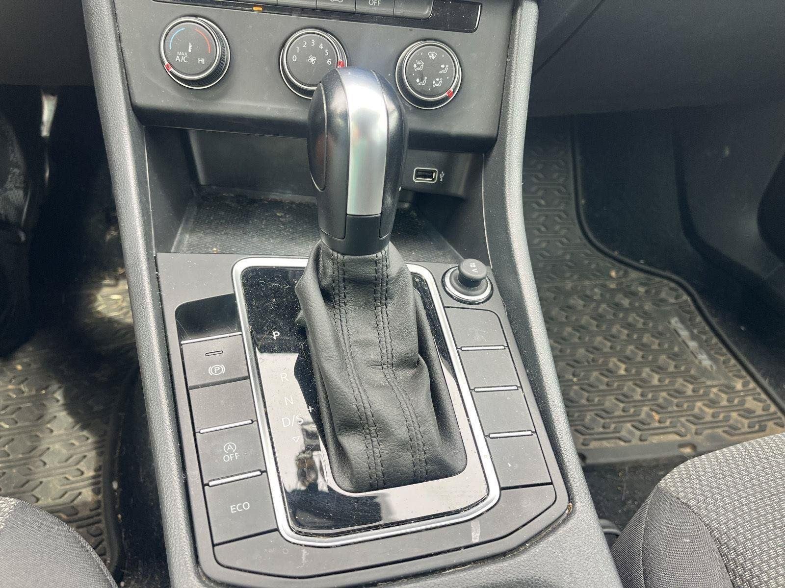 Used 2019 Platinum Gray Metallic Volkswagen S image 21