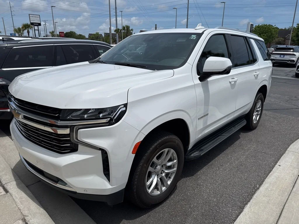 Used 2023 Summit White Chevrolet LT image 4