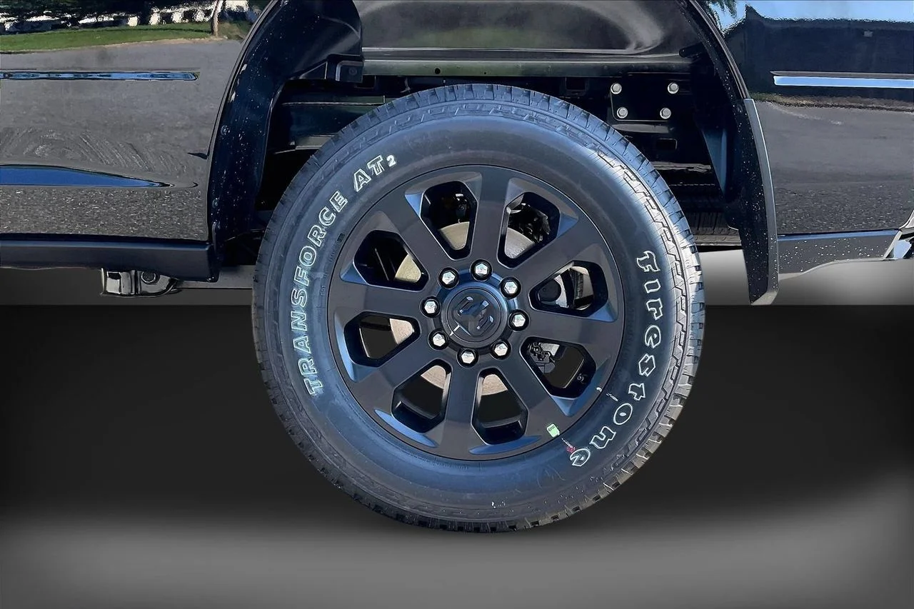 New 2026 Diamond Black Crystal Pearlcoat RAM  image 33