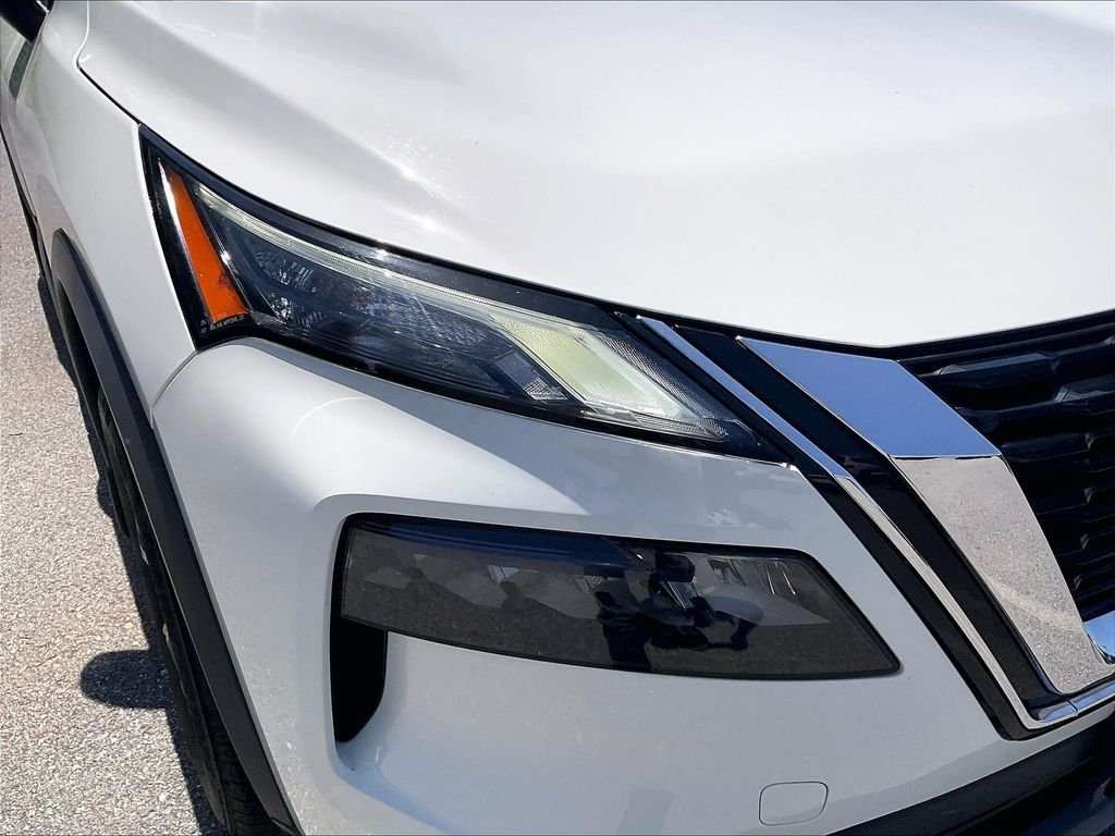 Used 2023 Glacier White Nissan S image 27