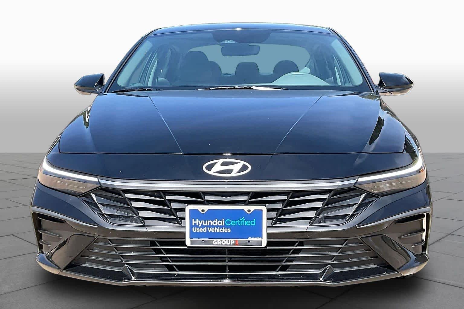Used 2024 Abyss Black Hyundai SEL image 4