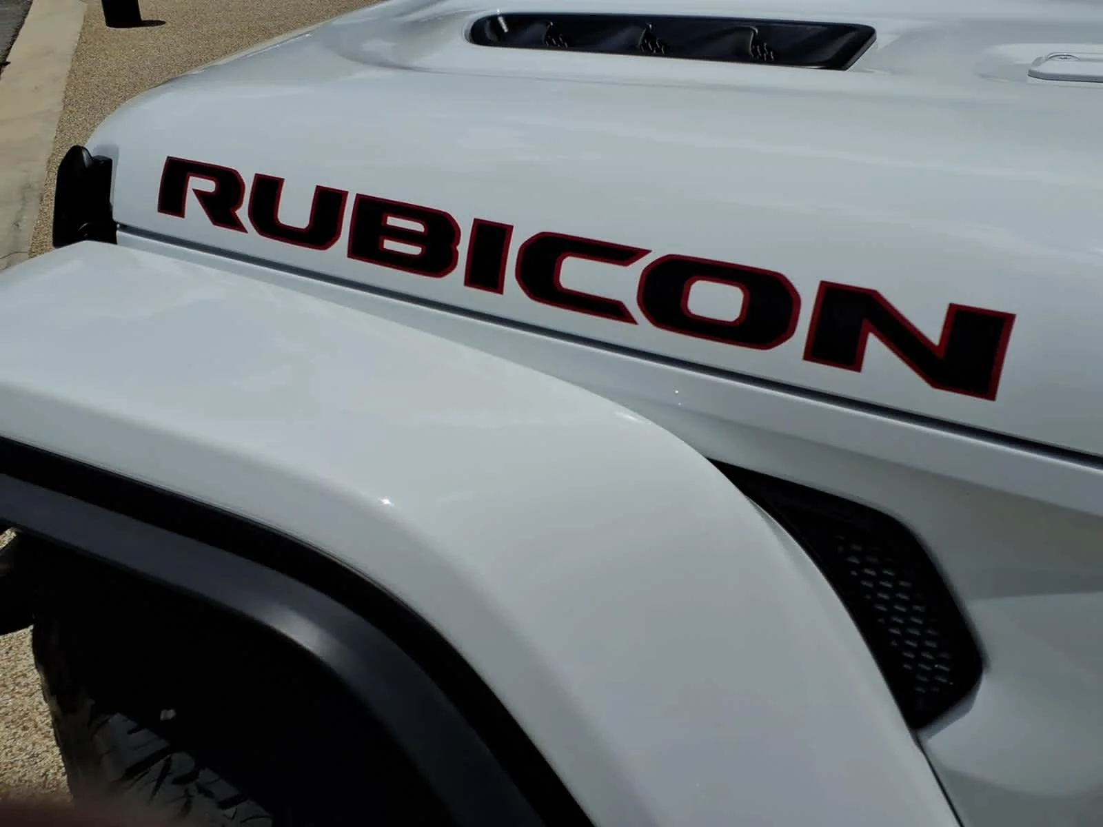 Used 2024 Bright White Clearcoat Jeep Rubicon X image 10