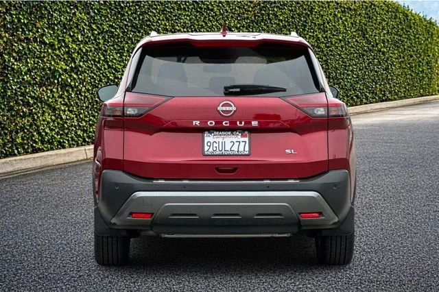 Used 2023 Red Nissan SL image 5