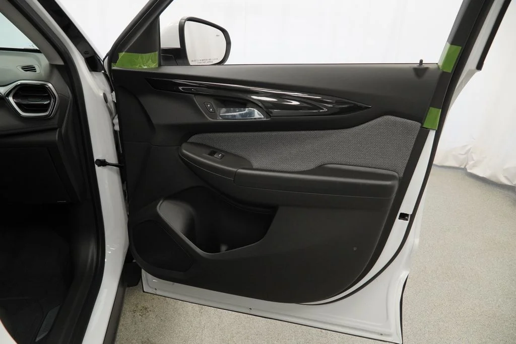 New 2026 White Chevrolet LT image 29
