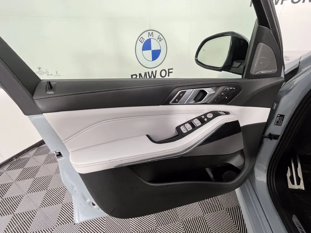 Used 2024 Gray Metallic BMW xDrive40i image 29