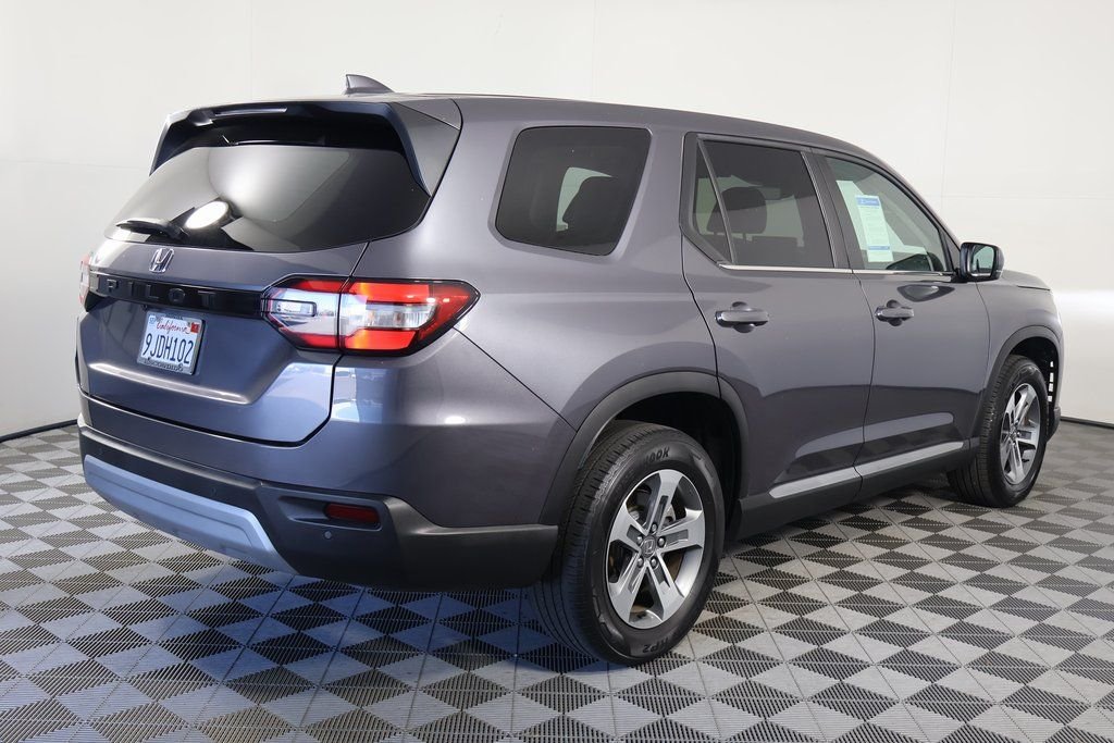 Used 2024 Modern Steel Metallic Honda EX-L image 4