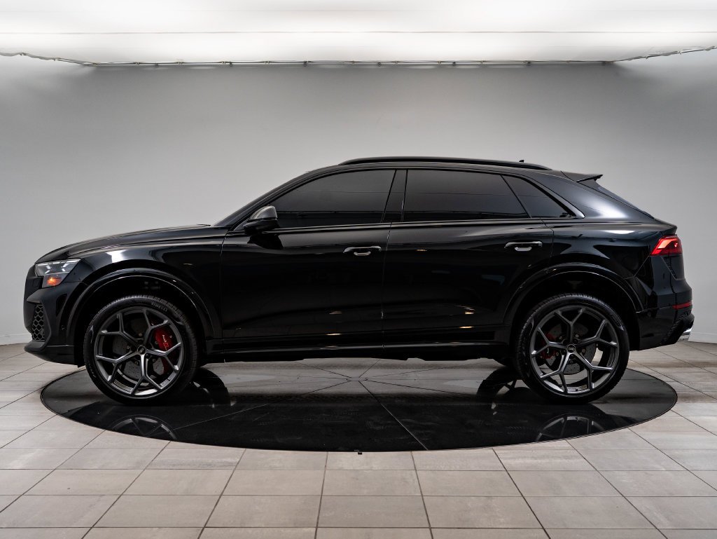 Used 2025 Mythos Black Metallic Audi 4.0T image 5