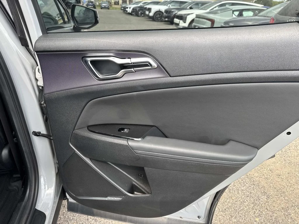 New 2025 Wolf Gray Kia SX image 17