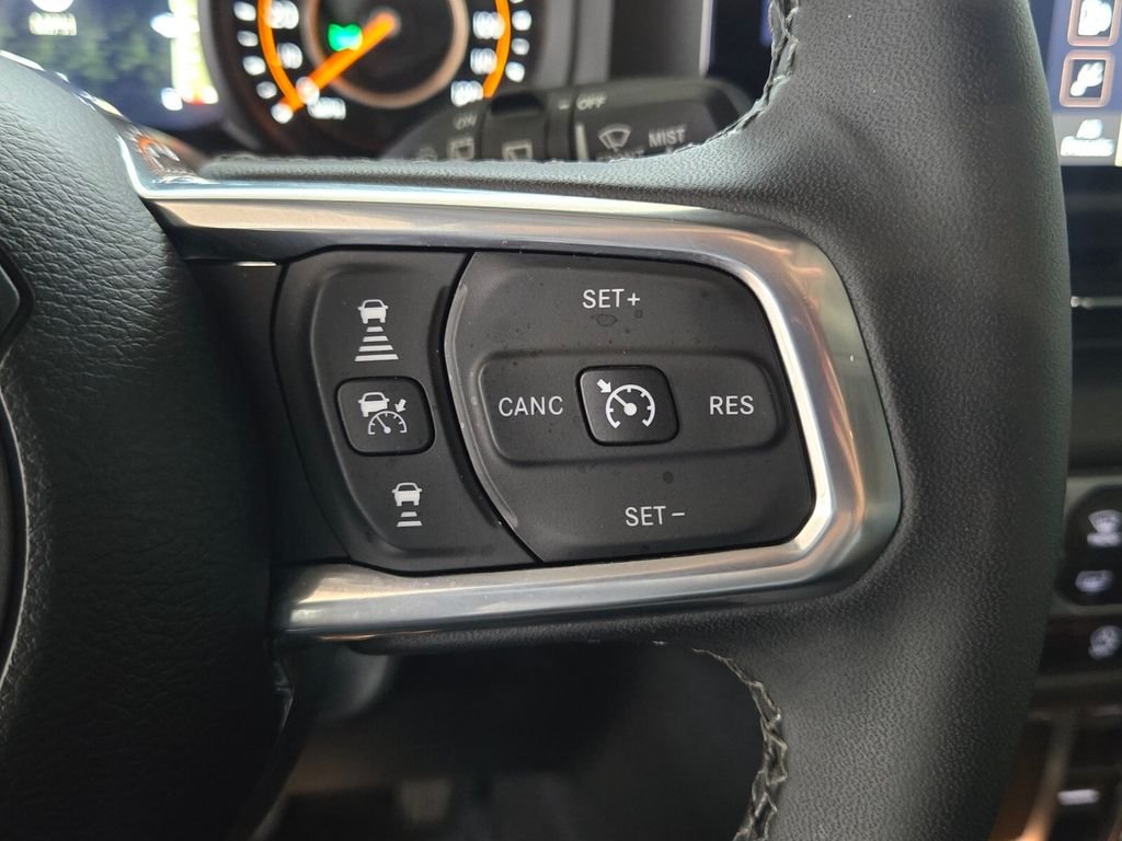 2025 Jeep Wrangler 4-Door Sahara - Photo 24