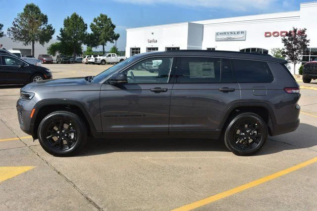 New 2026 Gray Jeep Altitude image 8