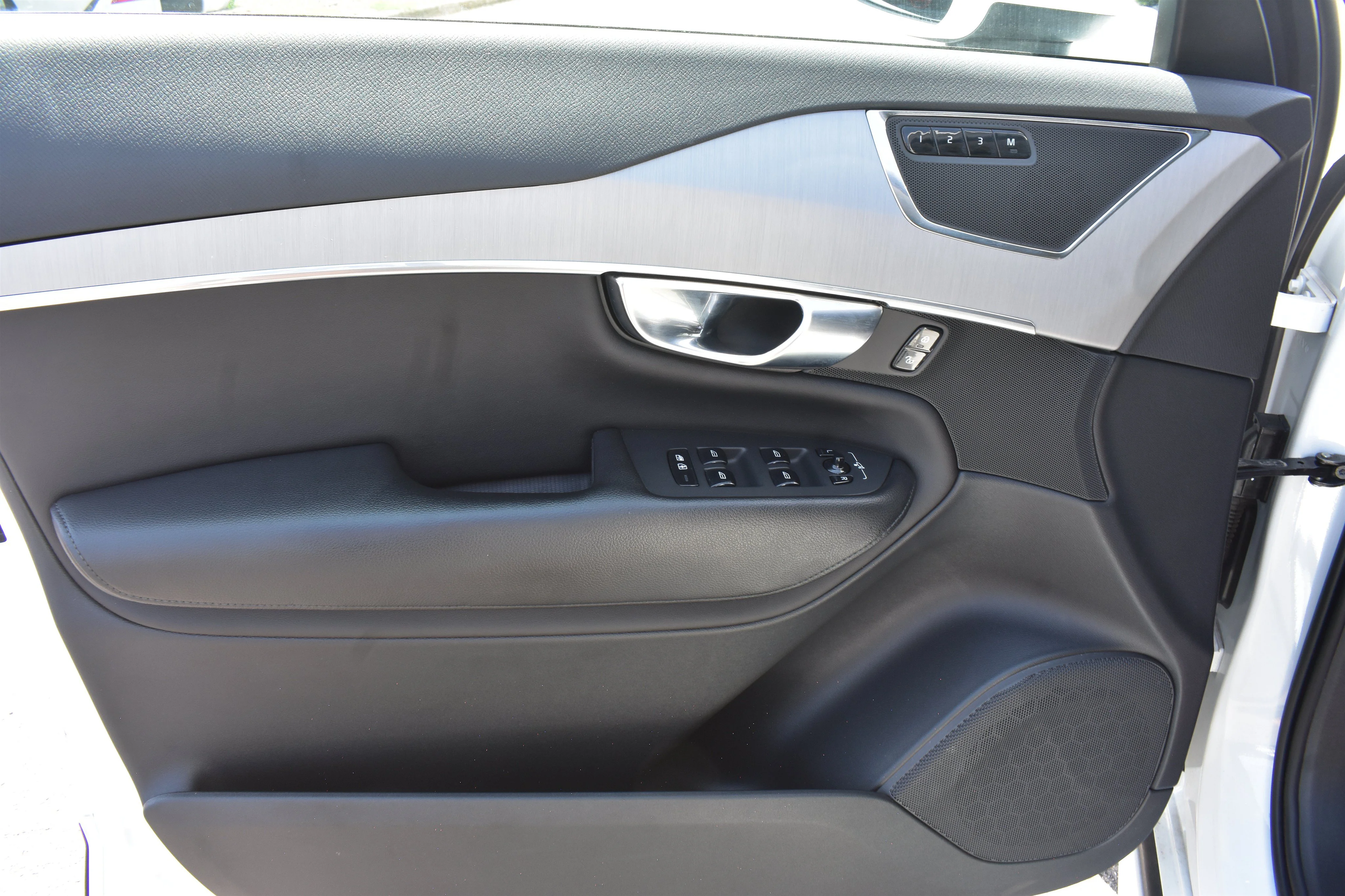 Used 2023 White Volvo Core image 12