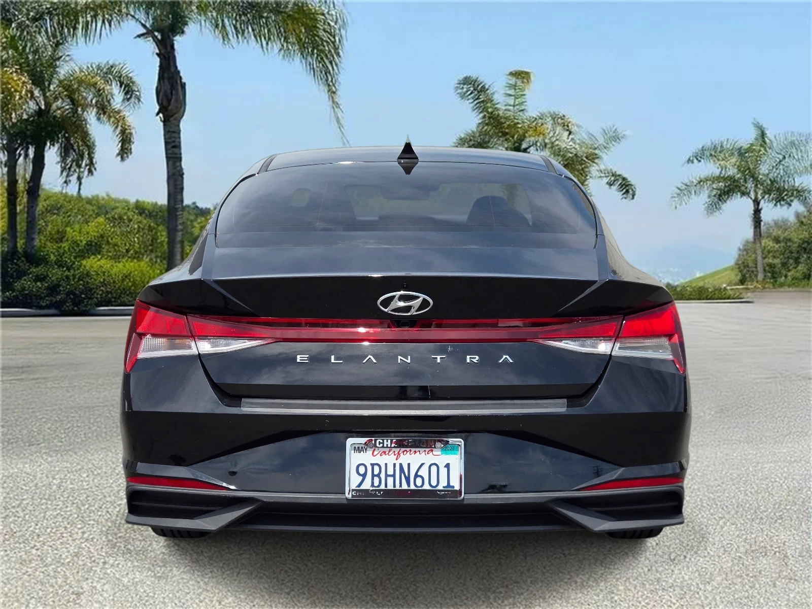Used 2022 Phantom Black Hyundai SEL IVT image 5