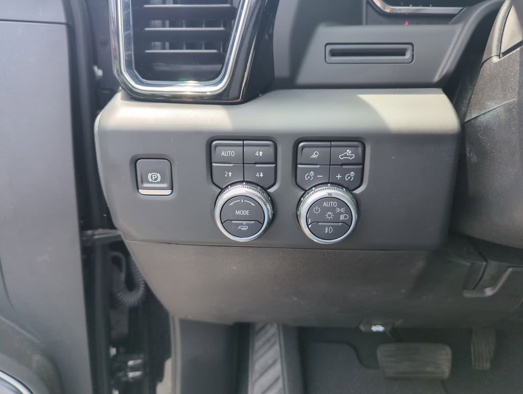 Used 2025 Black GMC Denali image 19