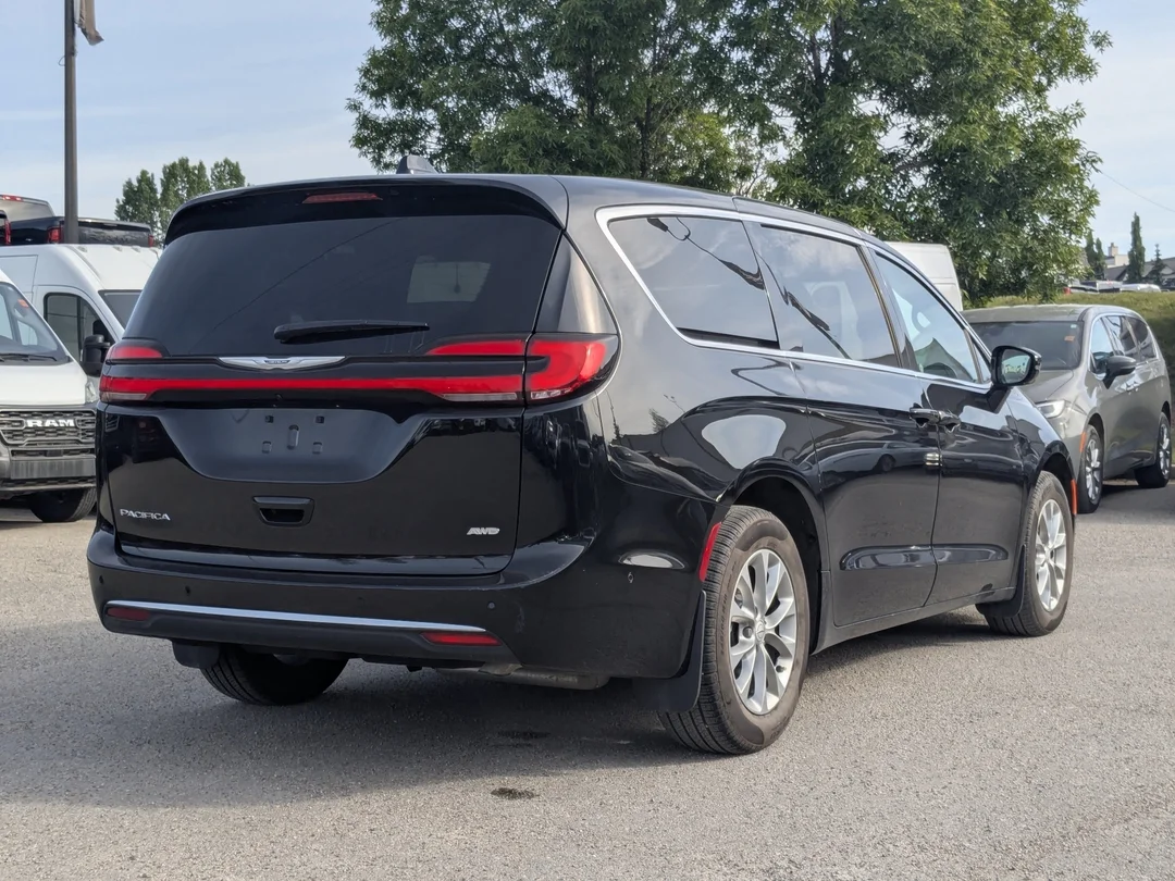 Certified Used 2025 Black Chrysler Select - - AWD - Caprice Leather - Blind Spot - Safety Sphere - 360 Cam & More! image 8
