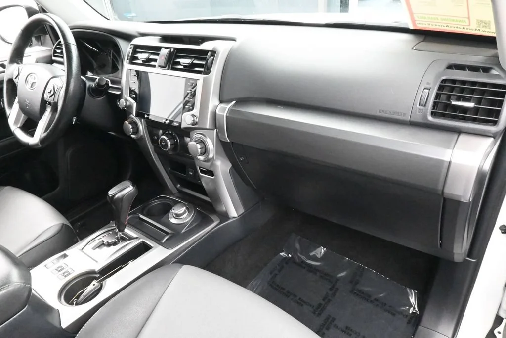 Used 2024 Ice Toyota SR5 Premium image 44