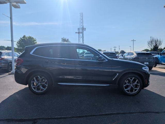 Used 2021 Black Sapphire Metallic BMW xDrive30i image 7