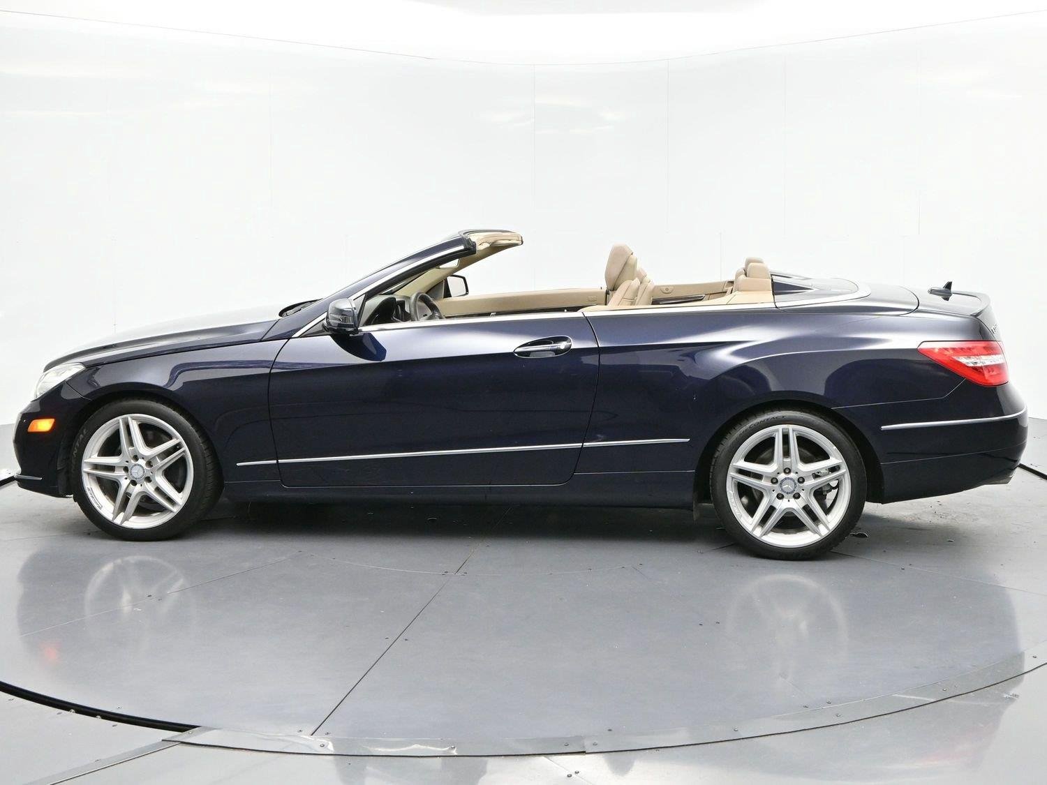 Used 2011 Capri Blue Metallic Mercedes-Benz E 350 image 4