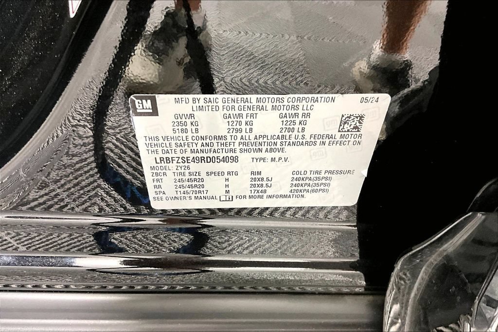 Certified Used 2024 Ebony Twilight Metallic Buick Avenir image 18