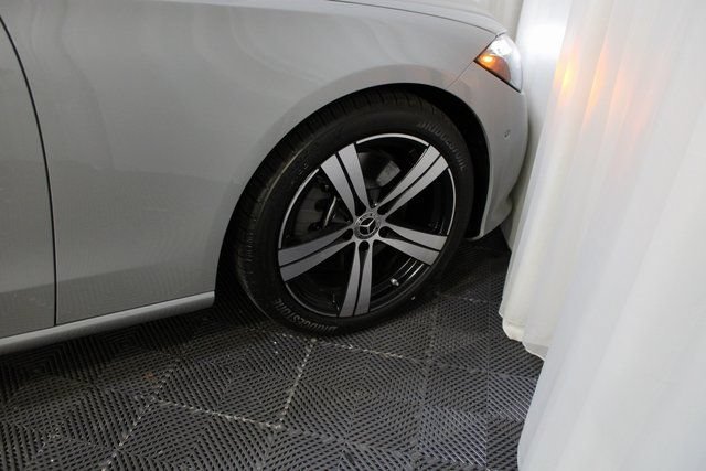 2025 Mercedes-Benz C-Class Sedan C 300 - Photo 44