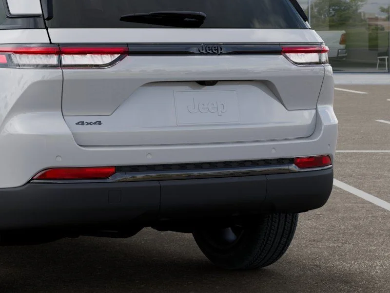 New 2025 Bright White Clear-Coat Exterior Paint Jeep Altitude X image 14