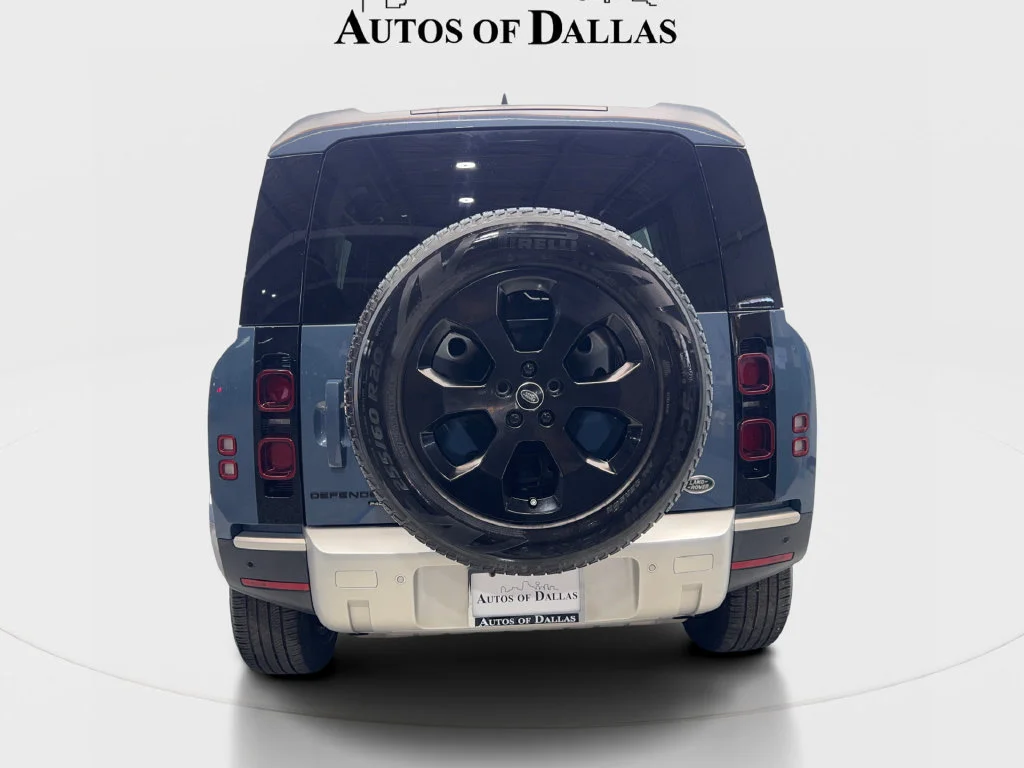 Used 2023 Blue Land Rover SE image 8