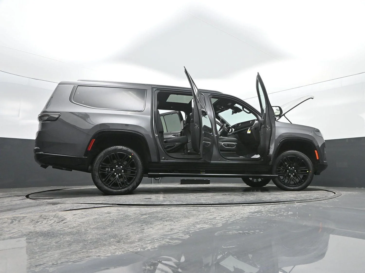 New 2026 Baltic-Gray Metallic Clear-Coat Exterior Paint Jeep Limited Reserve image 55