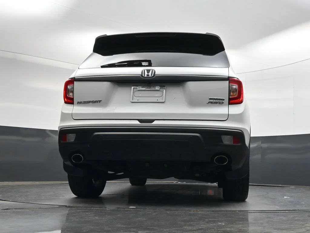 Used 2020 Platinum White Pearl Honda Touring image 47