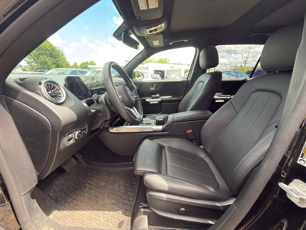 Used 2023 Black Mercedes-Benz GLB 250 image 6
