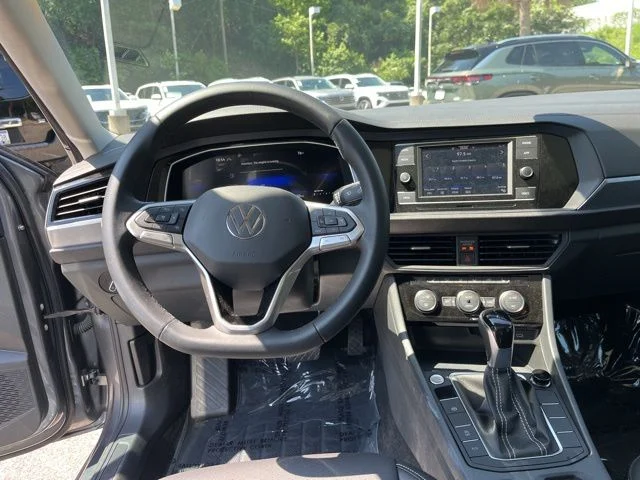 Used 2024 Gray Volkswagen 1.5T SE image 17
