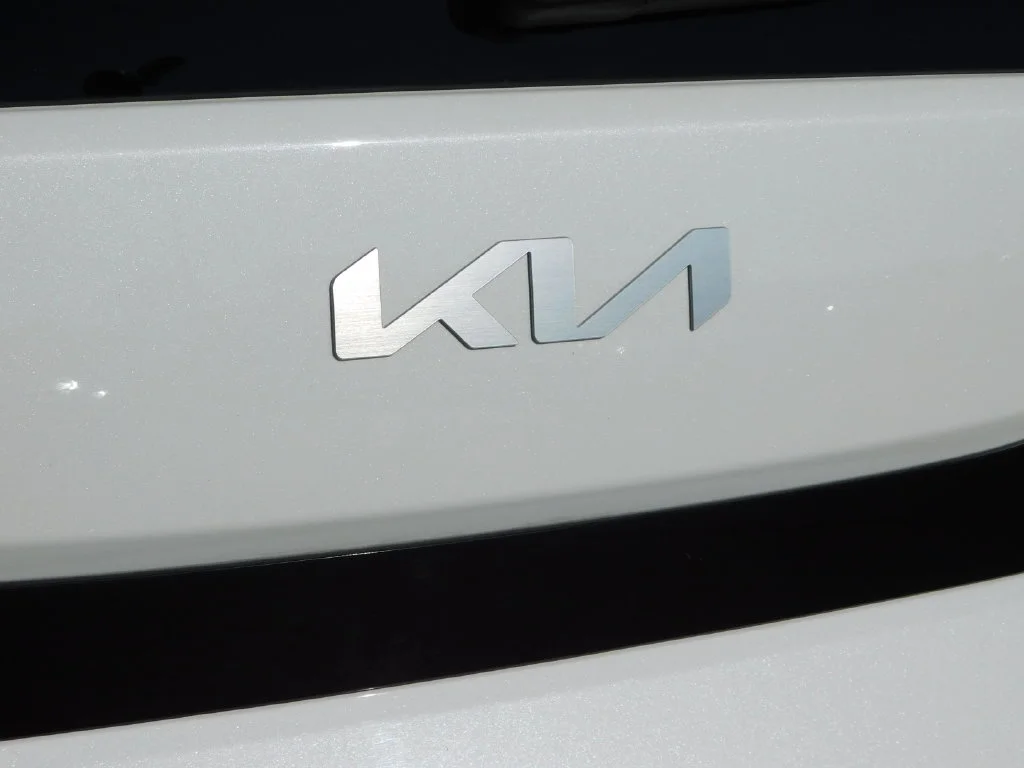 Used 2025 White Kia LX image 36