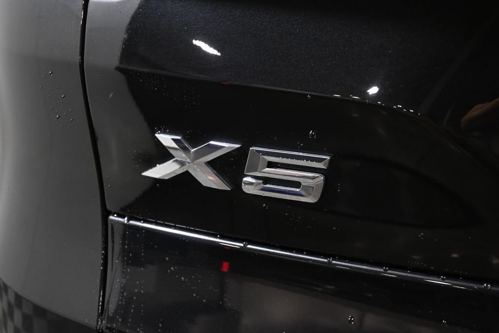 Used 2023 Black BMW xDrive40i image 39