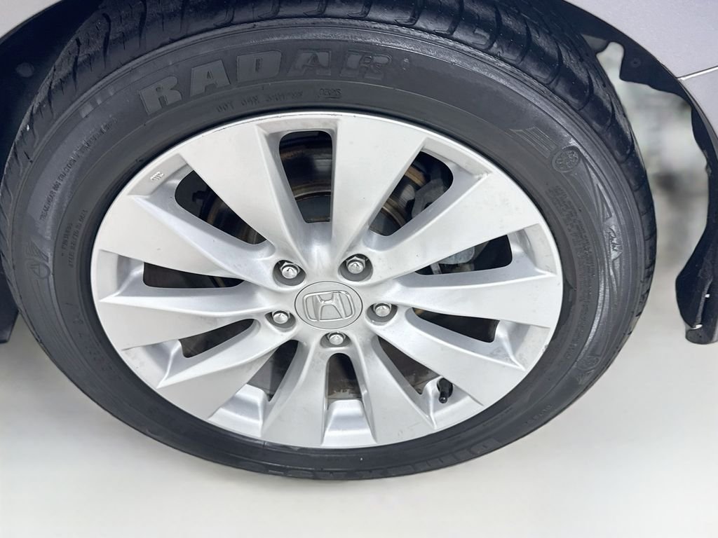 Used 2015 Gray Honda EX-L image 40