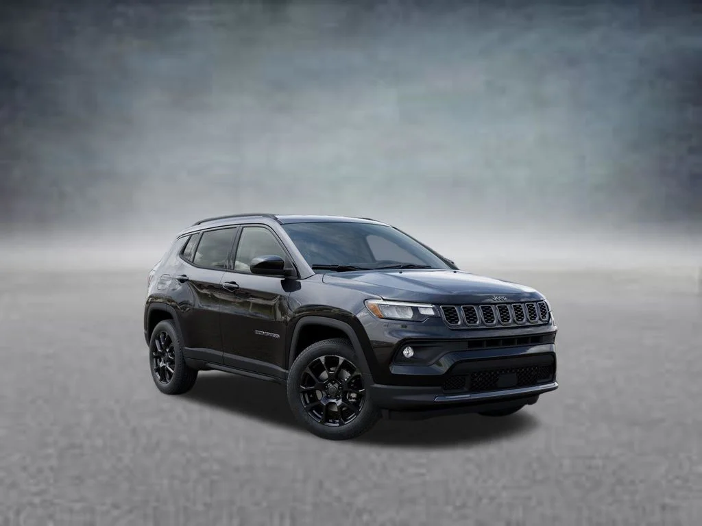 New 2026 Diamond Black Crystal Pearlcoat Jeep Latitude image 5