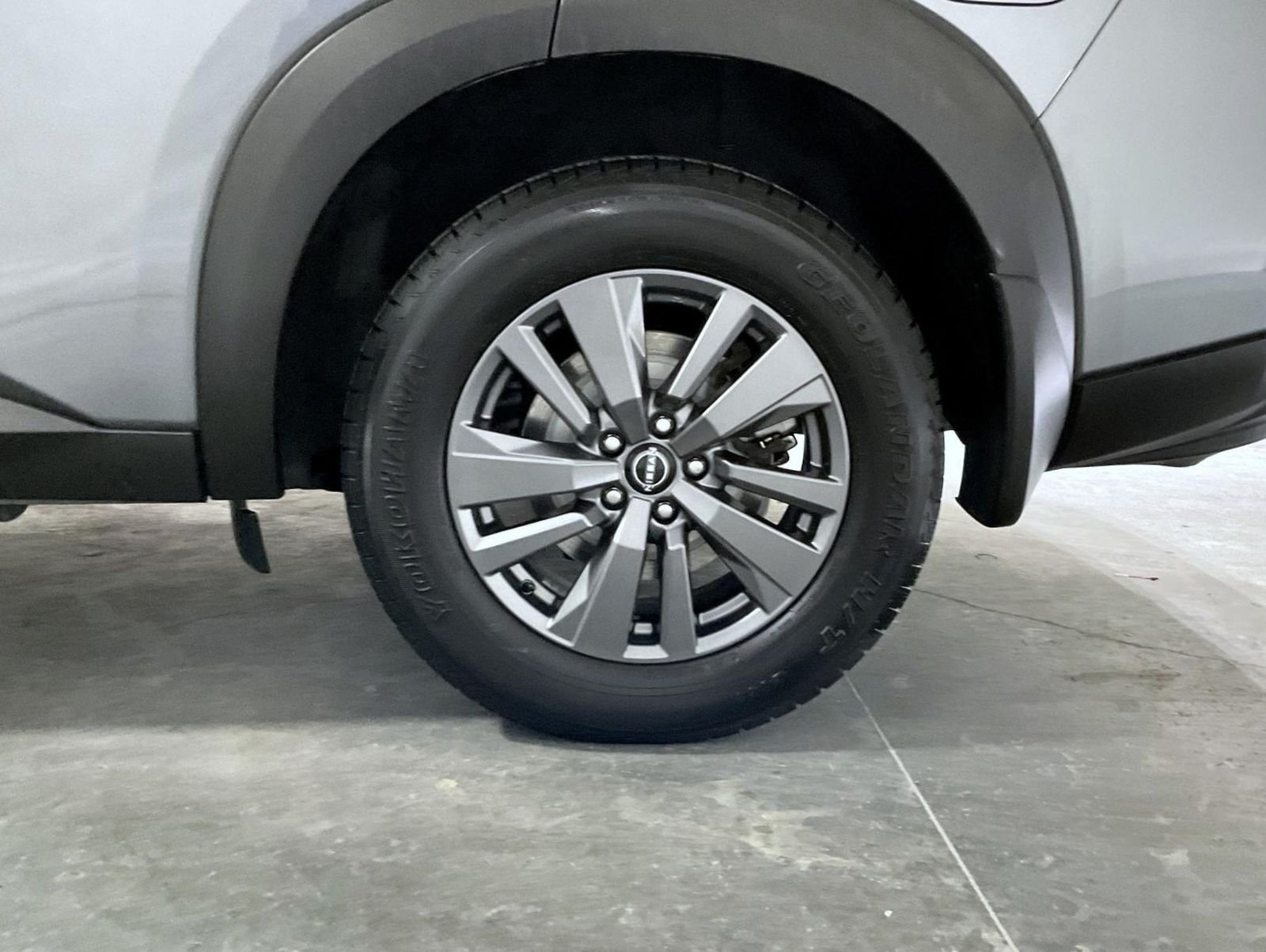 Used 2024 Gray Nissan SV image 25