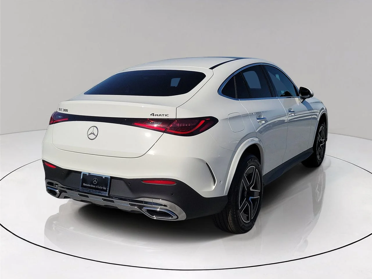 New 2027 Polar White Mercedes-Benz GLC 300 image 4