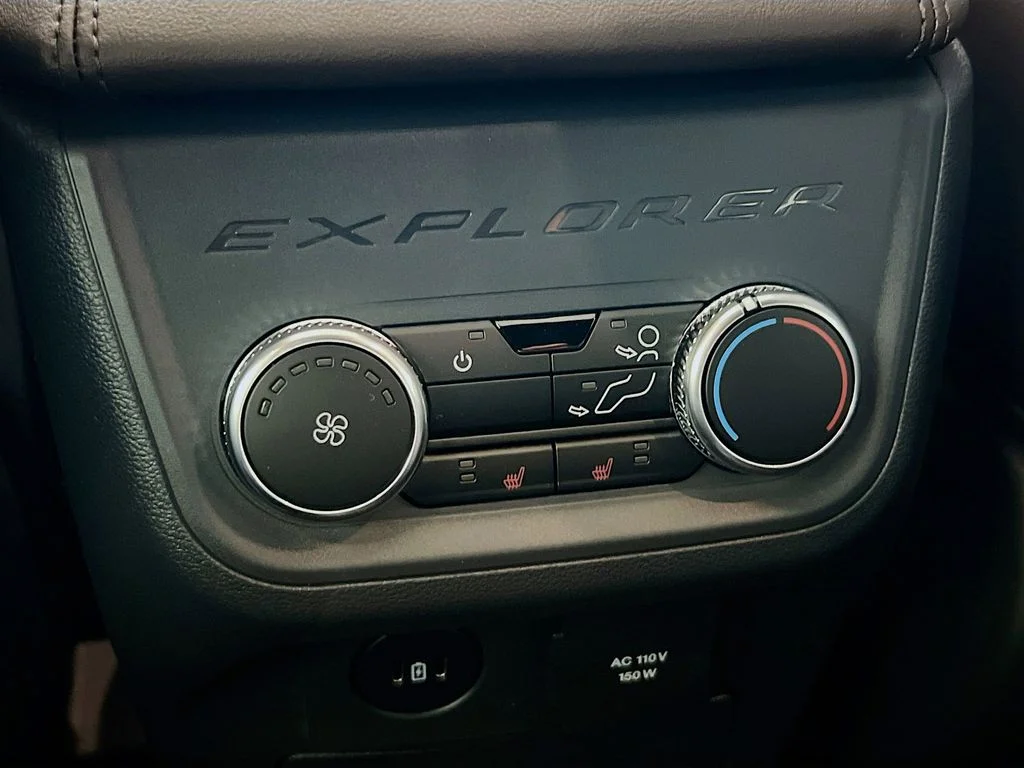 New 2026 Carbonized Gray Metallic Ford Platinum image 32