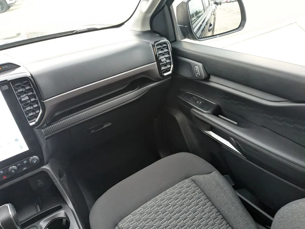 New 2025 Shadow Black Ford XLT image 16