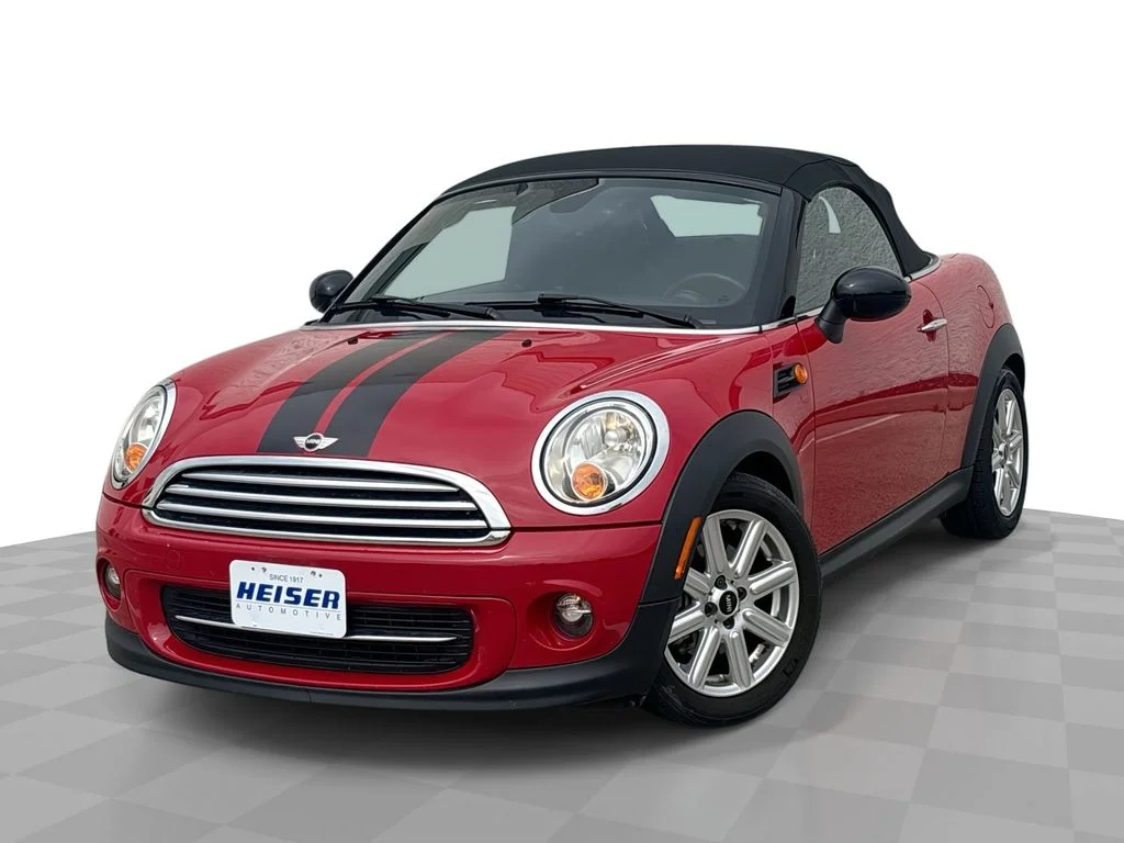 Used 2013 Red MINI  image 1