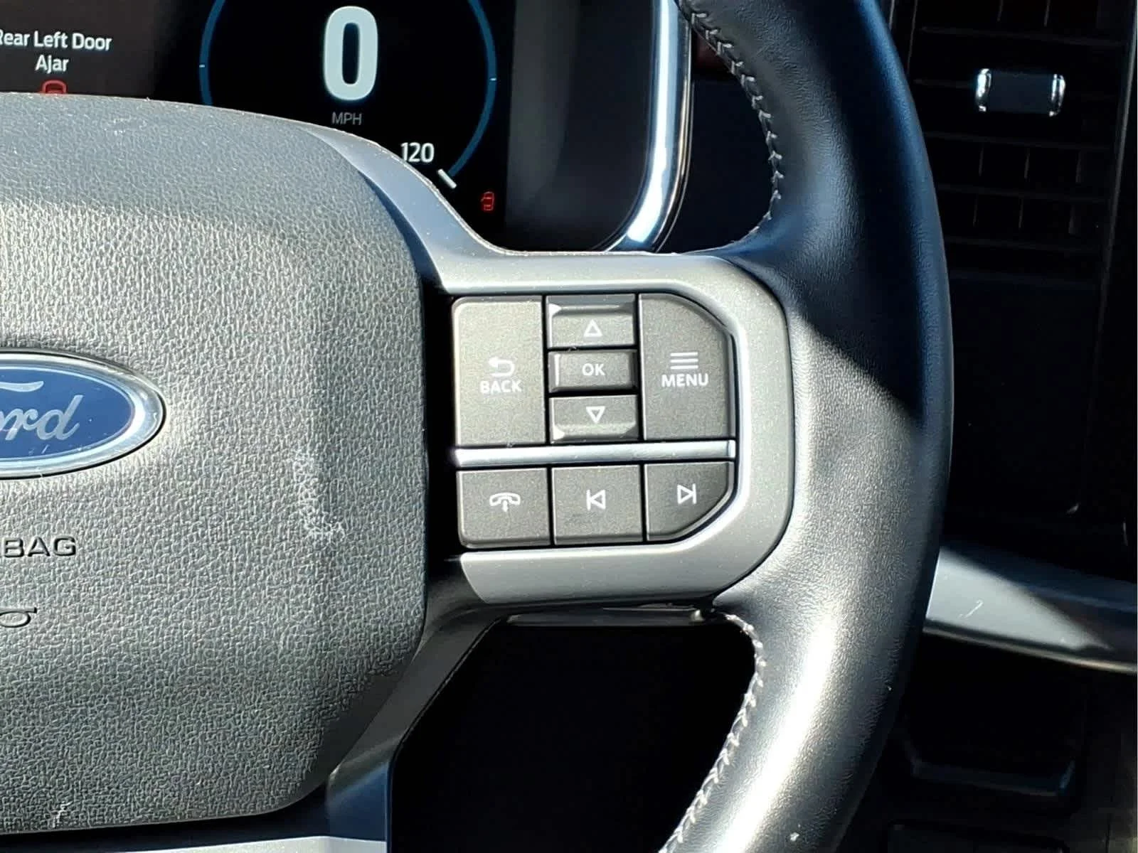 Used 2023 Star White Metallic Tri-Coat Ford LARIAT image 21