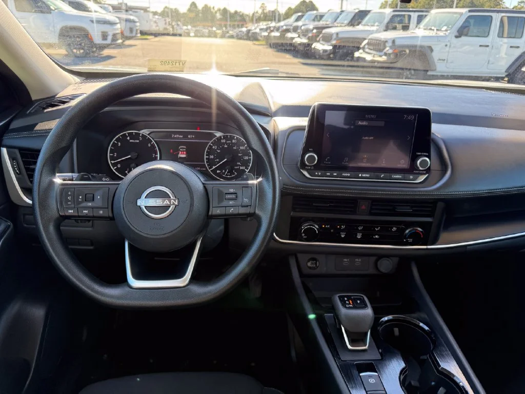 Used 2024 White Nissan S image 8