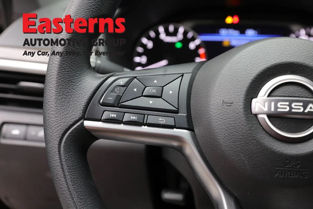 Used 2023 Red Nissan 2.5 SV image 15
